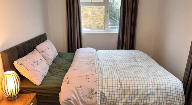 Коттедж Charming 4-bedroom House Rental in Basildon, UK