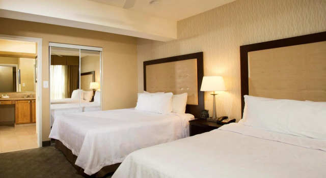 Четырёхместный номер Standard c 1 комнатой Homewood Suites by Hilton Alexandria
