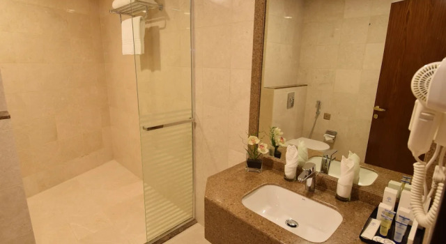 Четырёхместный семейный номер Standard Zaha Al Munawara Hotel
