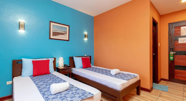 OveMar Resort Hotel near Vigan, Забронировать Курортный отель  