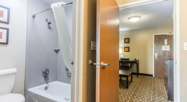 Люкс Comfort Inn & Suites Crystal Inn Sportsplex