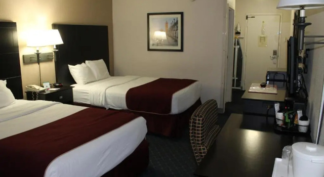 Четырёхместный номер Standard с видом на внутренний двор Quality Inn & Suites