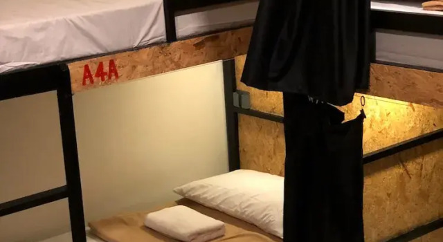 Cafe Moto Hostel, Book Hostel Tiniguiban Palawan