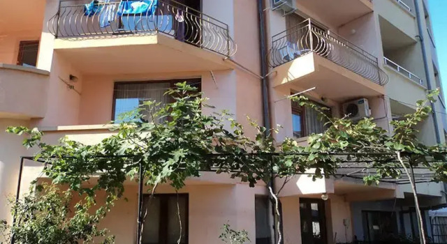 Primorski Briz Guest House, Забронировать Гостевой дом Отели в центре Приморско, в центре, Парковка