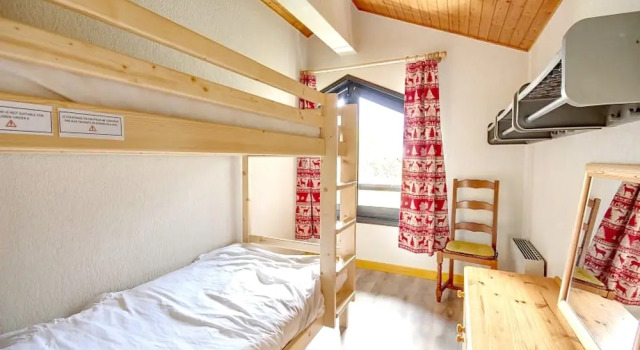 Apartment With 3 Bedrooms in Saint-jean-d'aulps, With Wonderful Mounta, Забронировать Апартаменты/квартира Отели Порта дю Солей с парковкой, Парковка