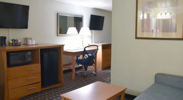 Quality Inn & Suites Metro, Varaa Hotelli Council Bluffs Iowa