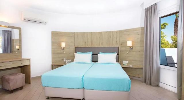 Полулюкс Eurovillage Achilleas Hotel