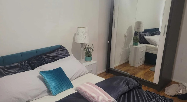 Exquisite 3-bed Royal Pearl Home in Greater London