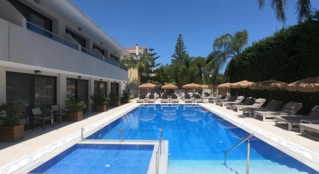 Номер Economy Paradise Hotel & Bar
