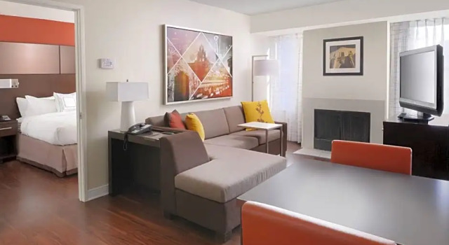 Четырёхместный люкс с 2 комнатами Residence Inn by Marriott San Antonio Airport/Alamo Heights