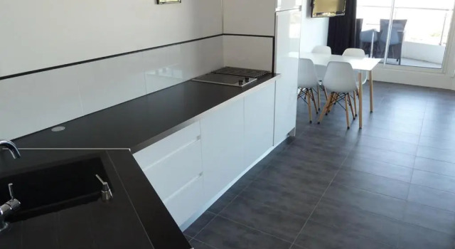 AS14629 - P2 Mezzanine avec vue mer latérale, dans une résidence sur plage avec parking privé, Book Apartment Le Grau-du-Roi Camargue