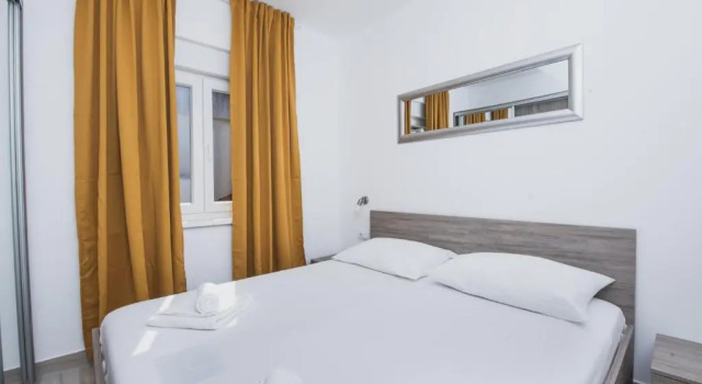 Апартаменты Apartments by the Sea Semy