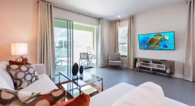 Beautiful 3 Bedroom Suites, 20 Min From Disney