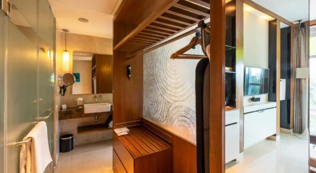 Двухместный номер Premium с видом на бассейн Vivanta Bengaluru, Whitefield