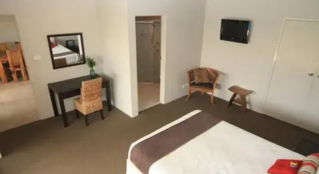Oaks Pacific Blue 339', 270 Sandy Point Road - Huge Resort Lagoon Pool, Book Resort Corlette Port Stephens