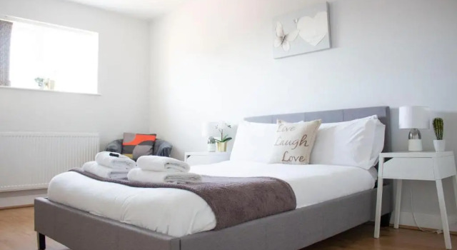 Large 1st Floor Open Plan Apartment