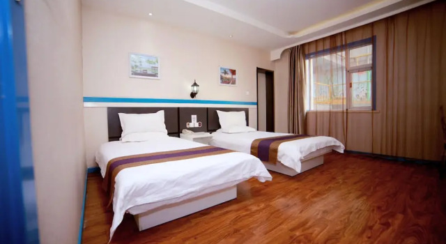 East Queen Hotel Entertainment Center, Book Hotel Lanzhou Gansu