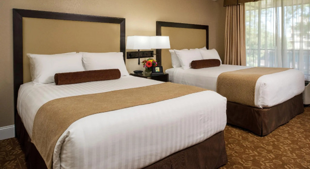 Номер Superior The Creekside Inn