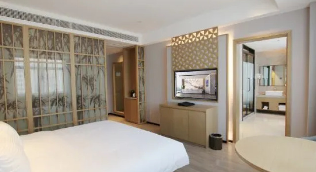 Люкс Business Youchi Hotel (Nanning Huqiu Subway Station)