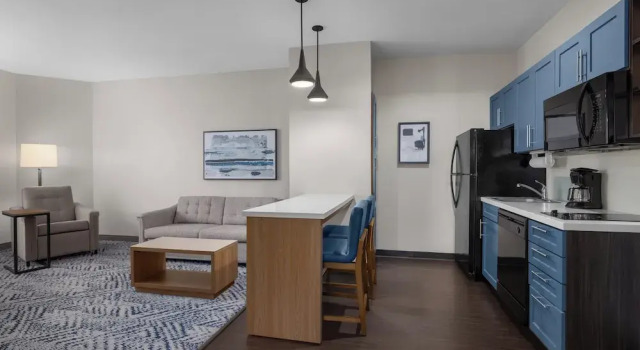 Люкс c 1 комнатой Candlewood Suites Alexandria by IHG