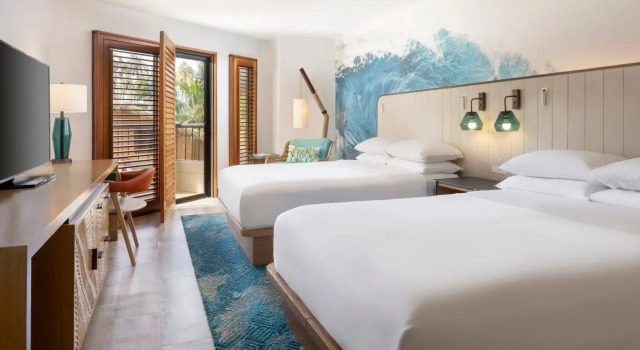 Четырёхместный номер Standard Sheraton Kauai Coconut Beach Resort