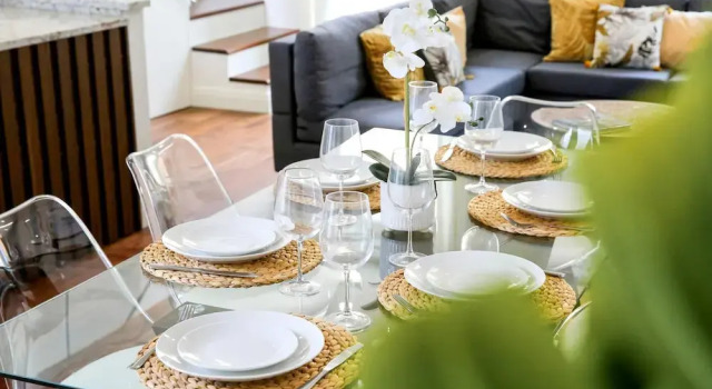 Апартаменты Green & Gorgeous - 3 bedroom Getaway in the Heart