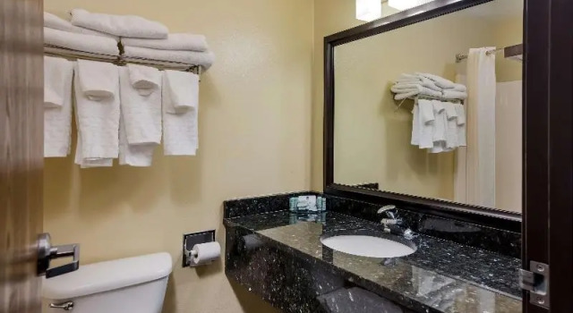 Четырёхместный люкс Best Western Richfield Inn