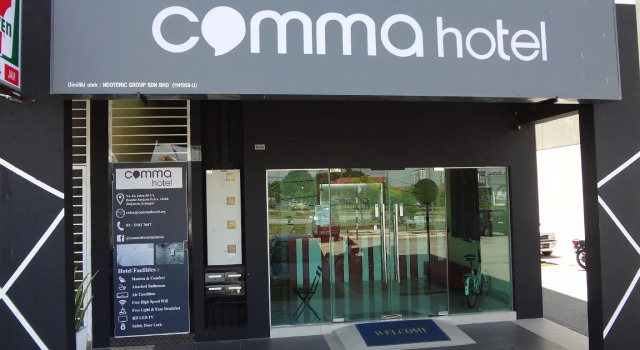 Comma Hotel