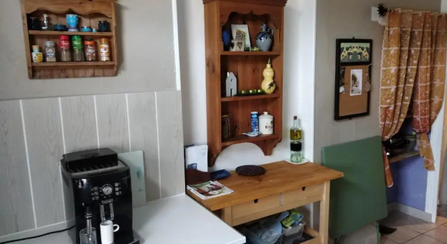 Апартаменты c 1 комнатой Cute 1-bed cottage with view across park.