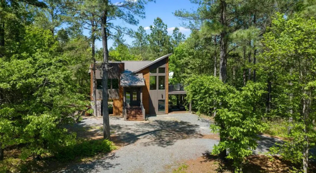 Коттедж Over The Edge, 3 King w Ensuite Bath, Hot Tub, Fire Pit, Pet Friendly