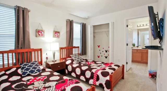 241 Las Fuentes Drive 6 Bedroom Home by Redawning