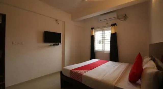 OYO 28285 Maruthi- Luxury Rooms