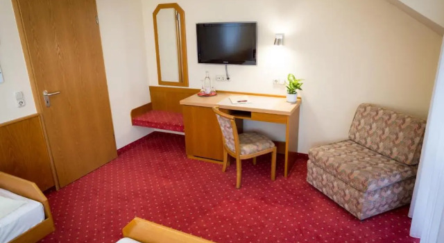 Трёхместный номер Standard Gasthof-Hotel Harth