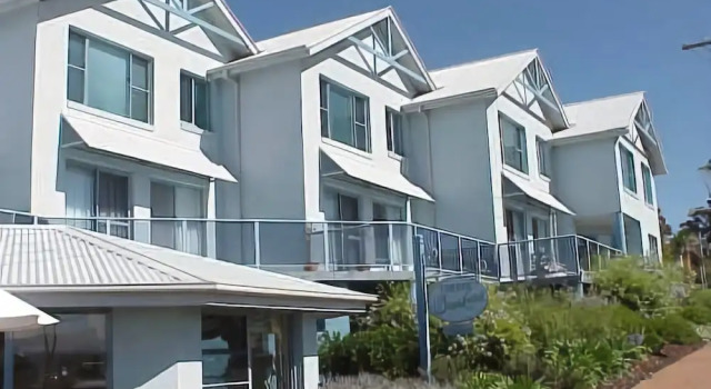 Breakers Apartments Mollymook