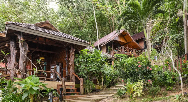 Семейный номер Standard с балконом и с видом на море Koh Jum Ocean Beach Resort