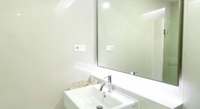 Номер Deluxe с видом на бассейн Rattan Inn Hotel