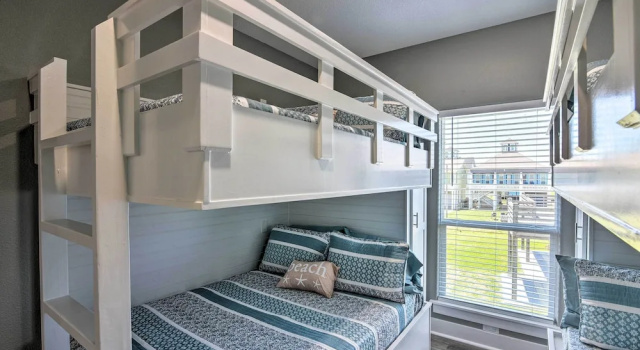 Коттедж Steps to Coast: Bolivar Peninsula Beach House!