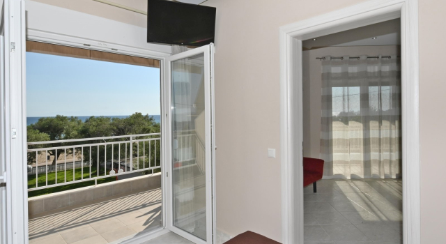 Sabbia Seafront Apartment  2 by TravelPro Serv...