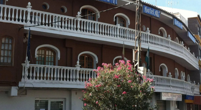 Hotel La Curva, Varaa Hotelli Albolote Granada