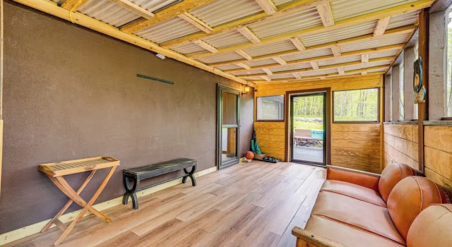 Hot Tub & Fire Pit: Albrightsville Log Cabin!, Boek Vakantiehuis Albrightsville Carbon County