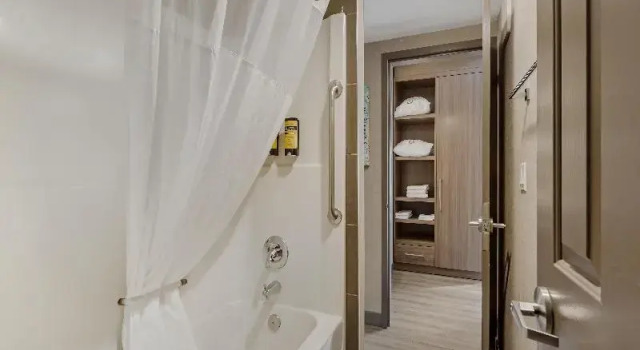 Люкс Standard Best Western Plus West Edmonton