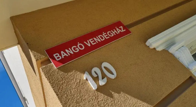Bangó Vendégház, Book Hotel Hoteller i Western Transdanubia med parkering, Parkering