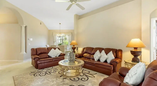 Beautiful 4 Bedroom, 4.5 Bathroom Villa on a Large Corner lot With South Facing Pool & Spa - 502, Book Ferieresort Hoteller i Four Corners med pool, Swimmingpool