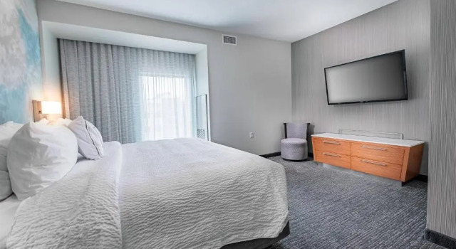 Двухместный люкс Courtyard by Marriott Toledo West