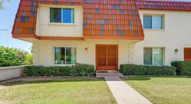 1.5 Mi to Old Town Scottsdale: Unit w/ Fenced Yard, Забронировать Апартаменты/квартира Отели Скотсдейл с парковкой, Парковка