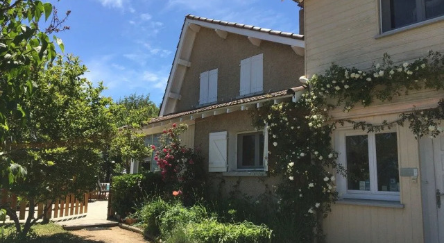 Maison d'Hôtes L'Escale Du Loup Blanc, Rezervovat Penzión Maringes Monts et Coteaux du Lyonnais