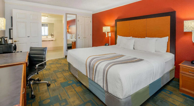 Двухместный номер Standard La Quinta Inn & Suites by Wyndham Irvine Spectrum