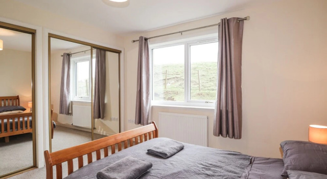 Hilltop, Забронировать Отель Отели Лэрг 4 звезды, 4*