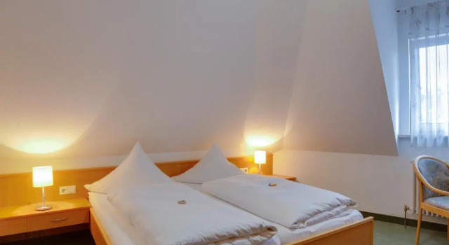 Четырёхместный номер Standard Central Hotel Friedrichshafen