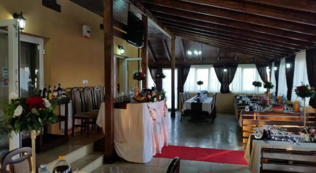 Royal 60, Varaa Hotelli Oradea 